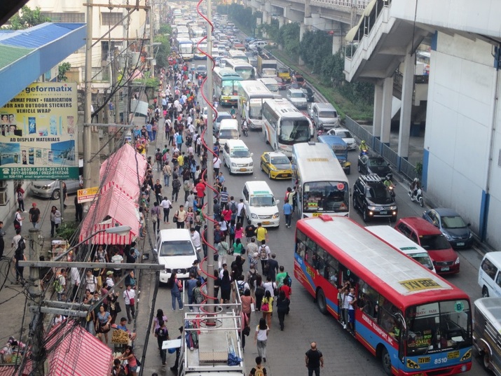 MRT North EDSA traffic